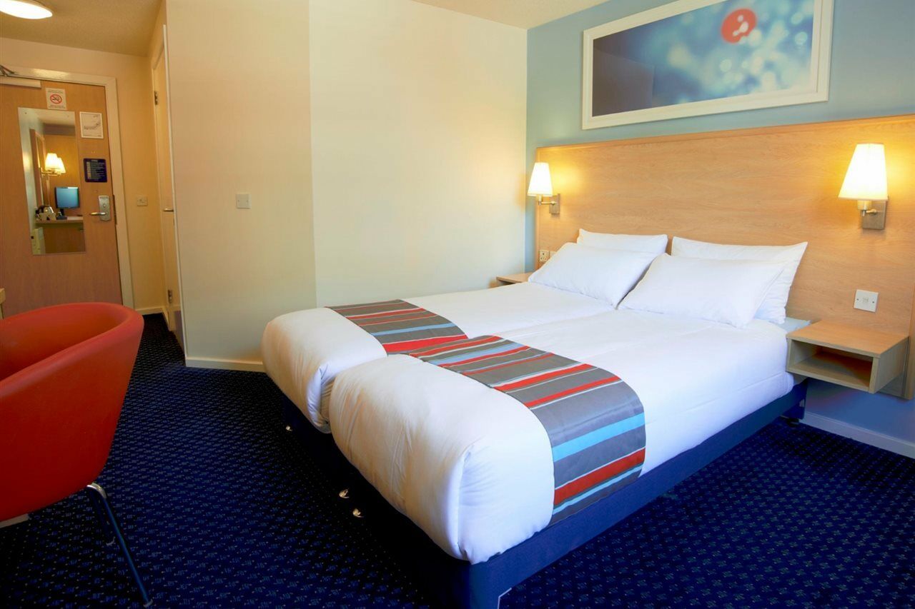 Travelodge Stafford M6 Экстерьер фото